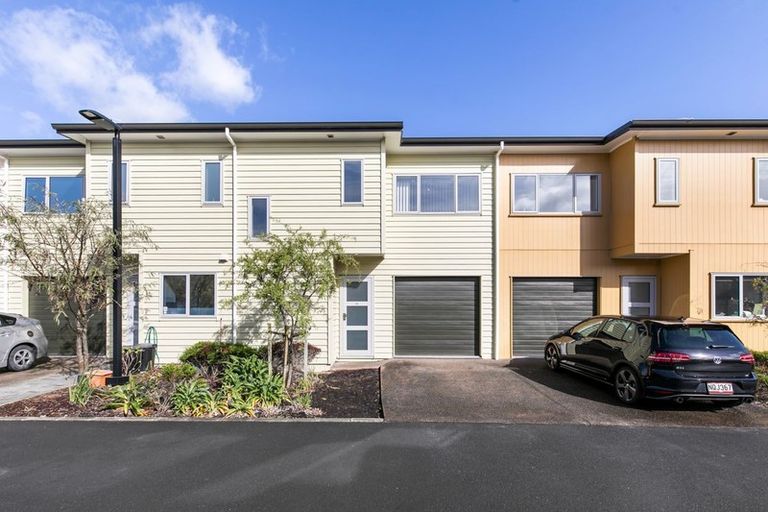 Photo of property in 39/11 Ray Small Drive, Papakura, 2110