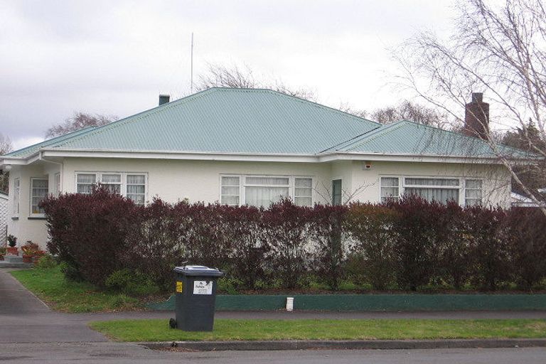 Photo of property in 26 Winston Avenue, Hokowhitu, Palmerston North, 4410