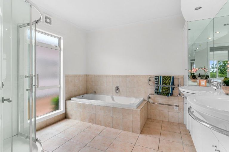 Photo of property in 59c One Tree Point Road, One Tree Point, 0118