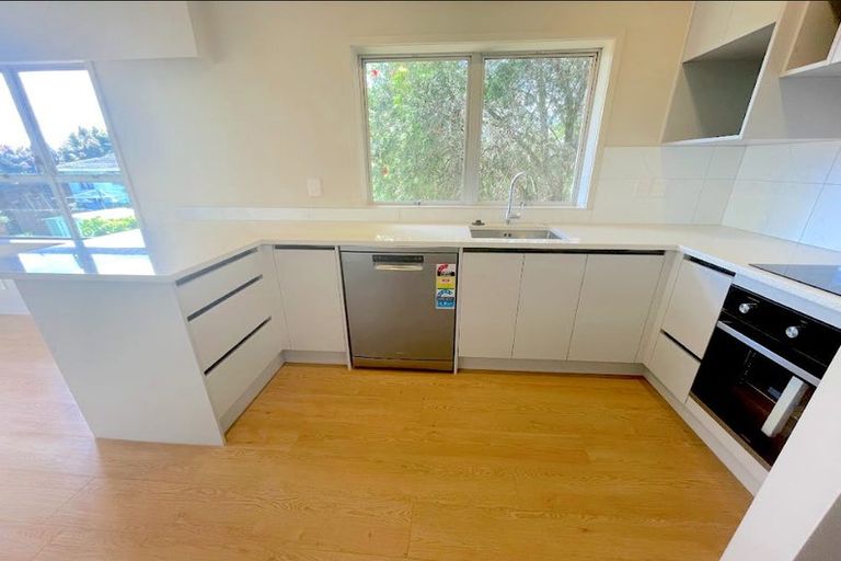 Photo of property in 2/23 Esmonde Road, Takapuna, Auckland, 0622