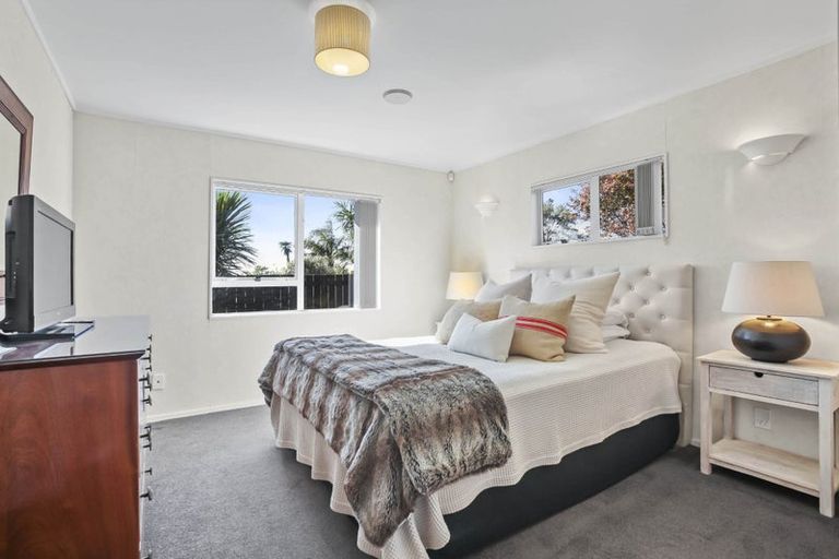 Photo of property in 1/6 Somerton Rise, Henderson, Auckland, 0612