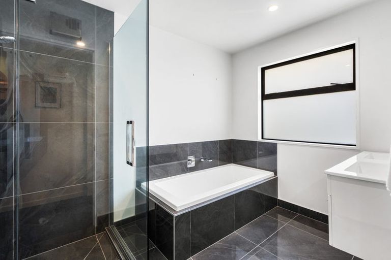 Photo of property in 10 Dunlop Crescent, Rolleston, 7614