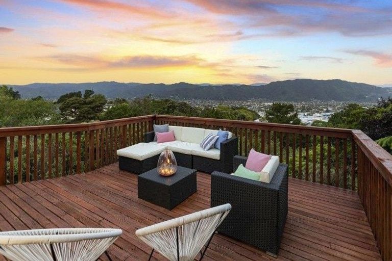 Photo of property in 71a Tirohanga Road, Tirohanga, Lower Hutt, 5010