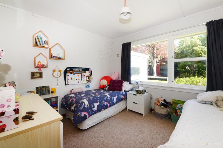 Photo of property in 15 Oxford Street, Waimate, 7924