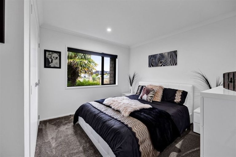 Photo of property in 17 Wentworth Lane, Waiwhakaiho, New Plymouth, 4312