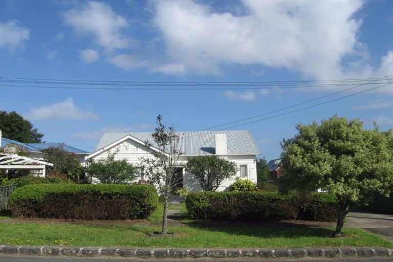 Photo of property in 41 Mount Roskill Road, Mount Roskill, Auckland, 1041