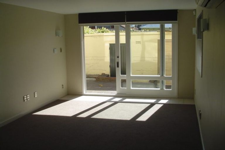Photo of property in 105 Austin Street, Mount Victoria, Wellington, 6011