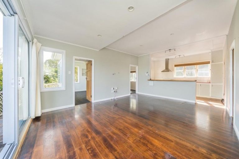 Photo of property in 107 Nevay Road, Miramar, Wellington, 6022