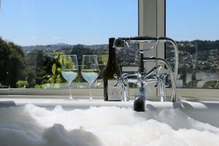 Photo of property in 225 Paremoremo Road, Lucas Heights, Auckland, 0632