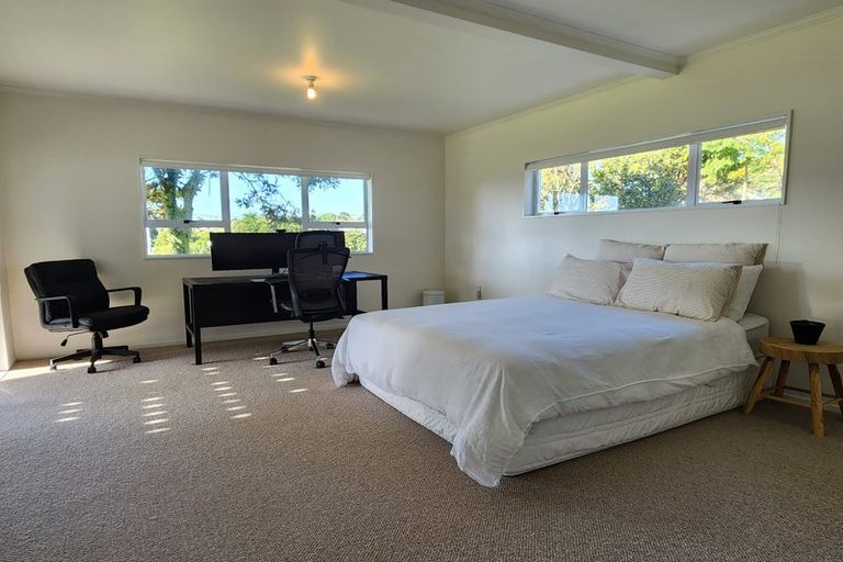 Photo of property in 22 Mcfarlane Street, Oakura, 4314