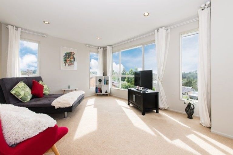 Photo of property in 7 Gordon Stanley Drive, Massey, Auckland, 0614