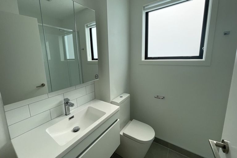 Photo of property in 9/5 Brandon Road, Glen Eden, Auckland, 0602