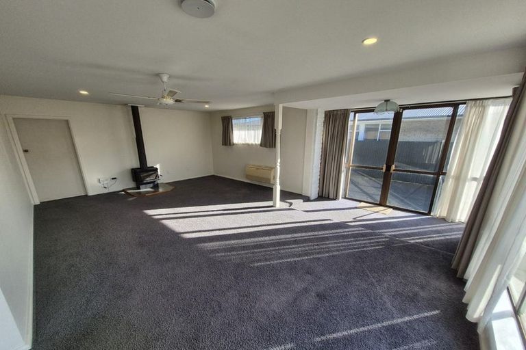 Photo of property in 64 Oriana Crescent, Hornby, Christchurch, 8042
