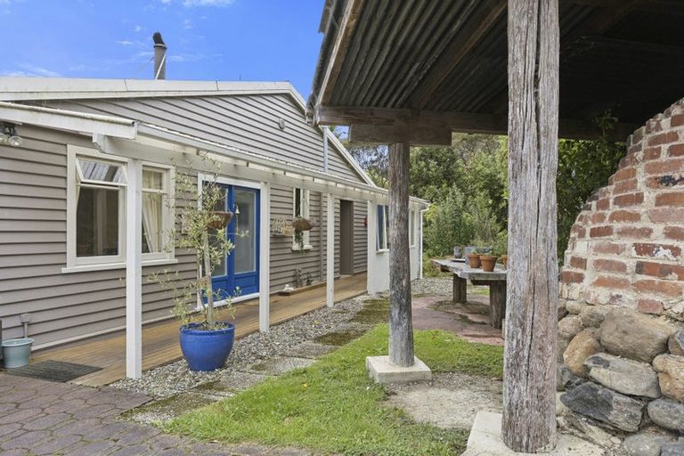 Photo of property in 192 Doctors Point Road, Waitati, 9085