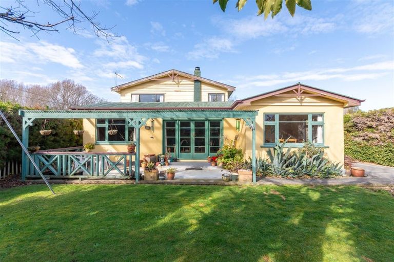 Photo of property in 33 Queens Avenue, Waikuku Beach, 7402