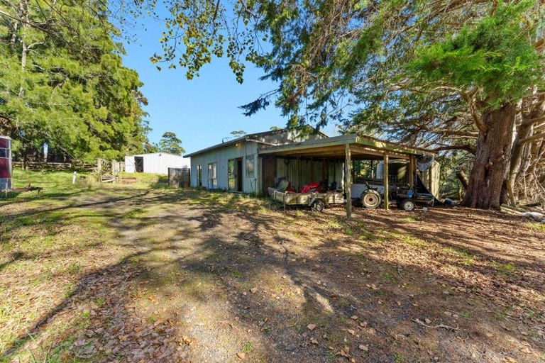 Photo of property in 200 Awa Road, Kumeu, 0891