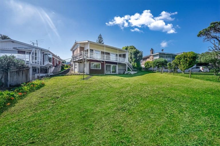 Photo of property in 105 Bradbury Road, Botany Downs, Auckland, 2010