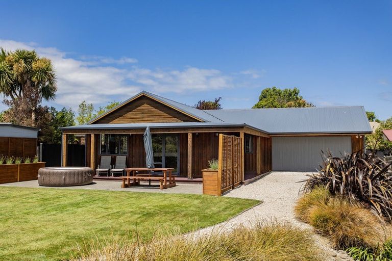 Photo of property in 5 Gilbert Street, Amberley, 7410