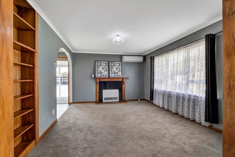 Photo of property in 40 Queens Road, Glen Avon, New Plymouth, 4312