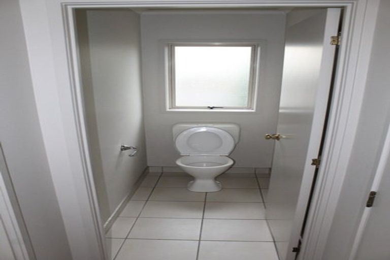 Photo of property in 14 Fitchburg Place, Mangere, Auckland, 2022