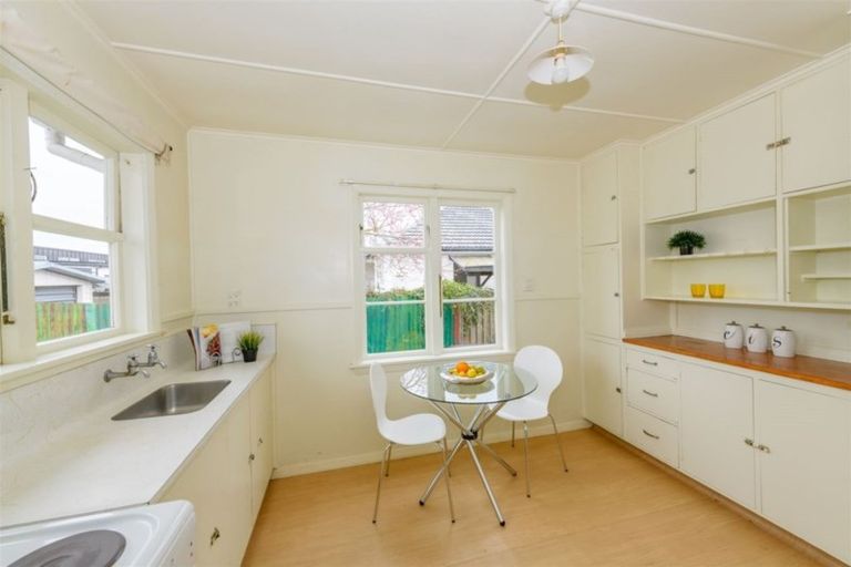 Photo of property in 4 Evatt Street, Bryndwr, Christchurch, 8053