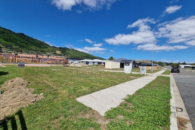 Photo of property in 49 Matenga Street, Waikanae, 5036