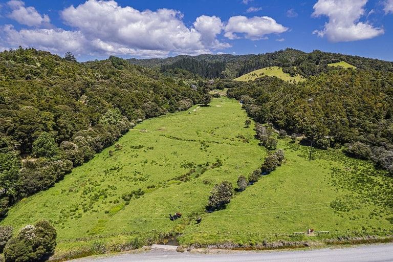 Photo of property in 241a Hailes Road, Whananaki, 0181
