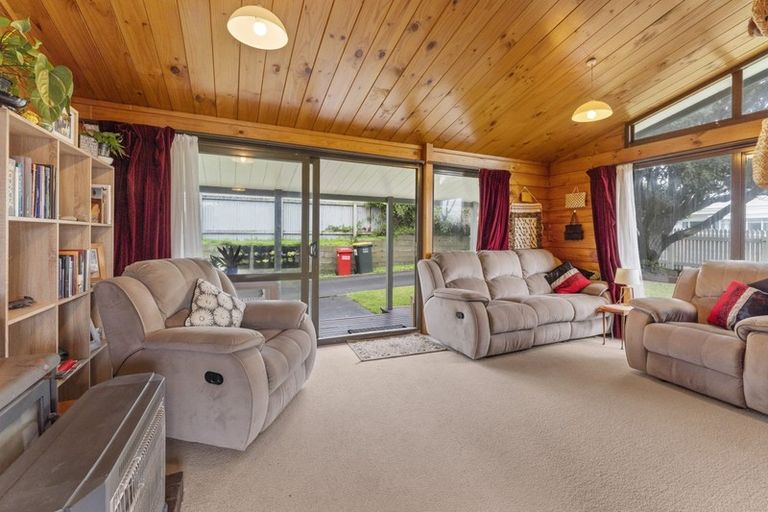 Photo of property in 3 Tasman Road, Otaki Beach, Otaki, 5512