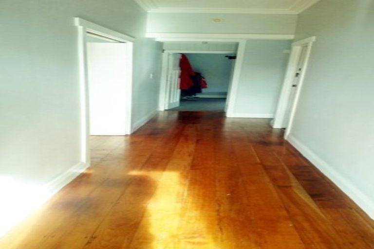 Photo of property in 4050 Great North Road, Glen Eden, Auckland, 0602