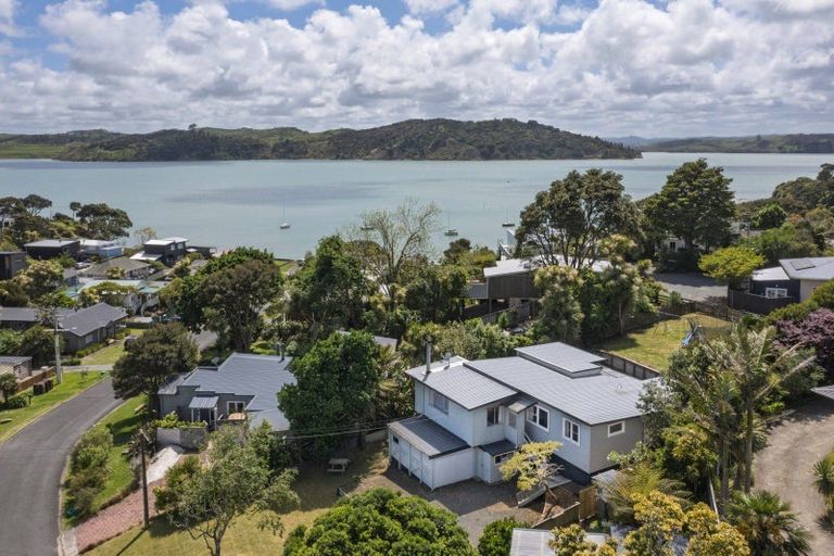 Photo of property in 69 Lorenzen Bay Road, Raglan, 3225