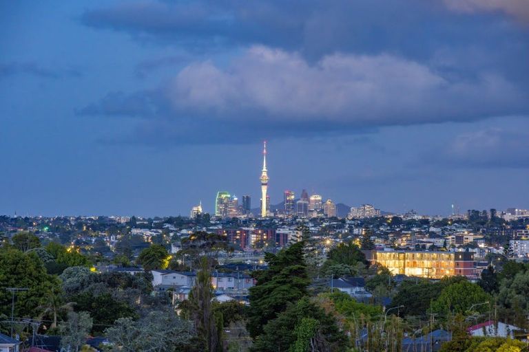 Photo of property in 4/17a Eastglen Road, Glen Eden, Auckland, 0602