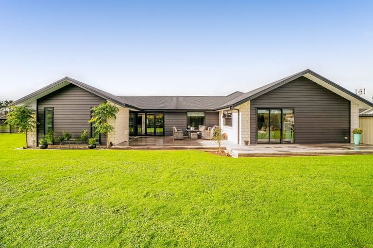 Photo of property in 26 Mercade Close, Stratford, 4332