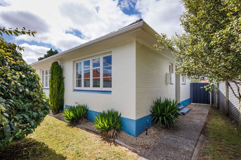 Photo of property in 43 Millar Street, Terrace End, Palmerston North, 4410