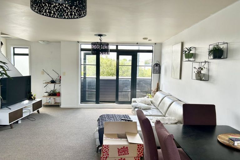 Photo of property in 56 Saintly Lane, Avondale, Auckland, 0600