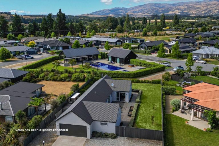 Photo of property in 9 Marbleleaf Lane, Albert Town, Wanaka, 9305