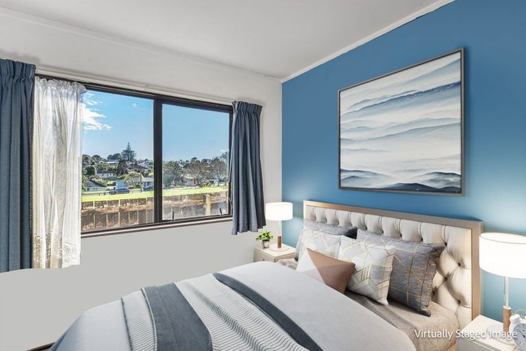 Photo of property in 2/30 Fraser Road, Narrow Neck, Auckland, 0624