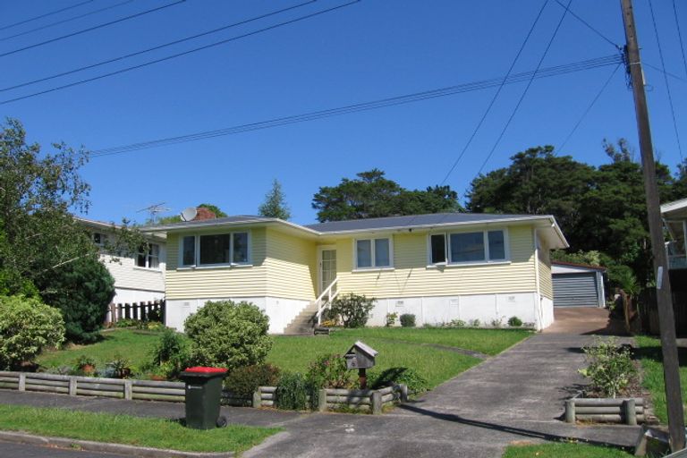 Photo of property in 6 Caledonian Place, Blockhouse Bay, Auckland, 0600