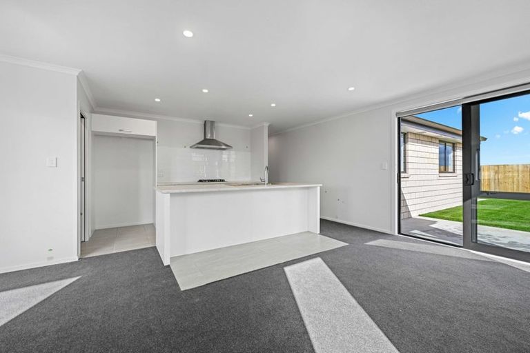 Photo of property in 39 Waruhia Crescent, Rototuna North, 3281