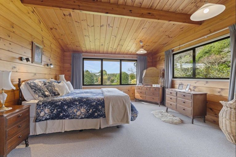 Photo of property in 6 Byron Place, Whalers Gate, New Plymouth, 4310