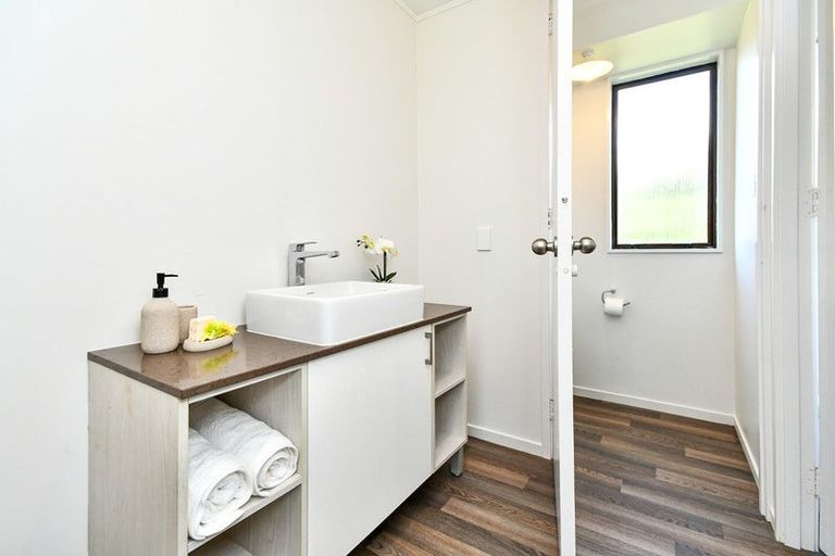 Photo of property in 6 Leaming Place, Clarks Beach, 2122