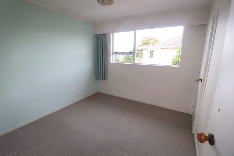 Photo of property in 142 Mokoia Road, Chatswood, Auckland, 0626