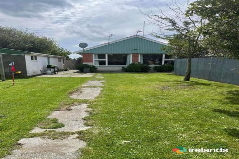 Photo of property in 70 Dunedin Street, Redwood, Christchurch, 8051