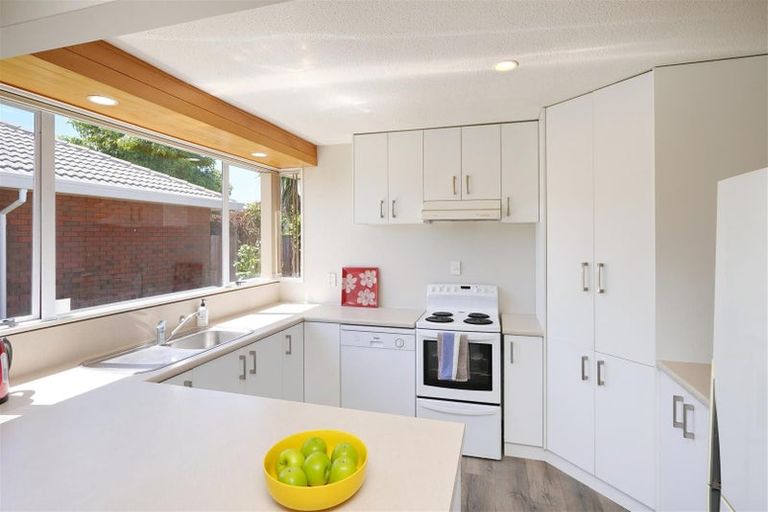 Photo of property in 46b Daniels Road, Redwood, Christchurch, 8051