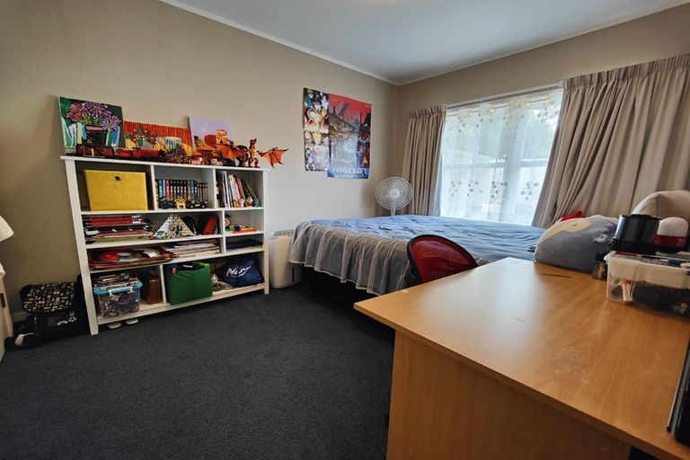 Photo of property in 1/12 Booker Place, Weymouth, Auckland, 2103