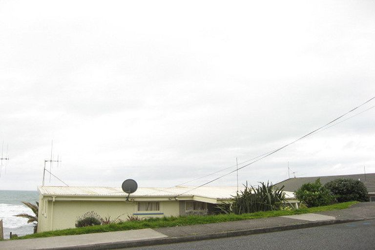 Photo of property in 7 Messenger Terrace, Oakura, 4314