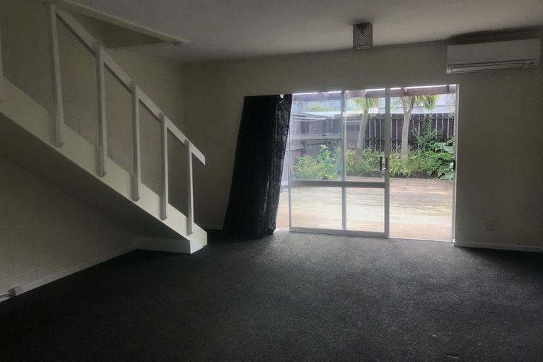 Photo of property in 6/42 Sheridan Drive, New Lynn, Auckland, 0600