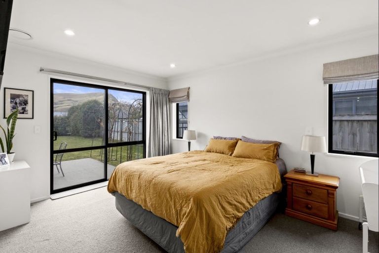 Photo of property in 28 Lochnagar Drive, Lake Hayes, Queenstown, 9304