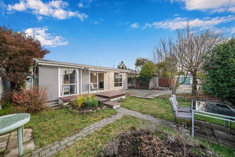 Photo of property in 98 Prestons Road, Redwood, Christchurch, 8051