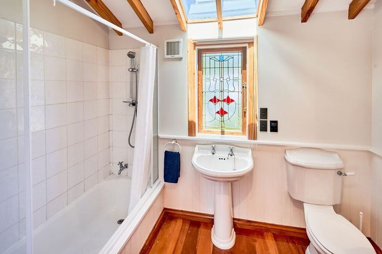 Photo of property in 25 Mahoe Street, Eastbourne, Lower Hutt, 5013