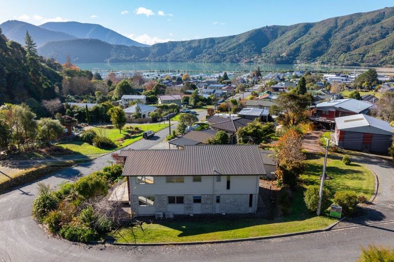 Photo of property in 2 Takorika Street, Havelock, 7100